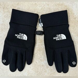 The North Face® Kids' Recycled Etip™ Gloves
Size: Medium
Color: Black/White